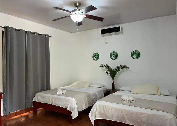Bed & Breakfast La Jungla Puerto Carrillo