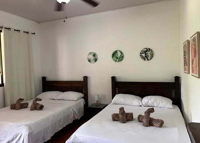 Bed & Breakfast La Jungla Puerto Carrillo